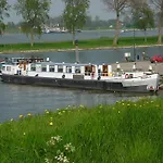 Botel Zebra