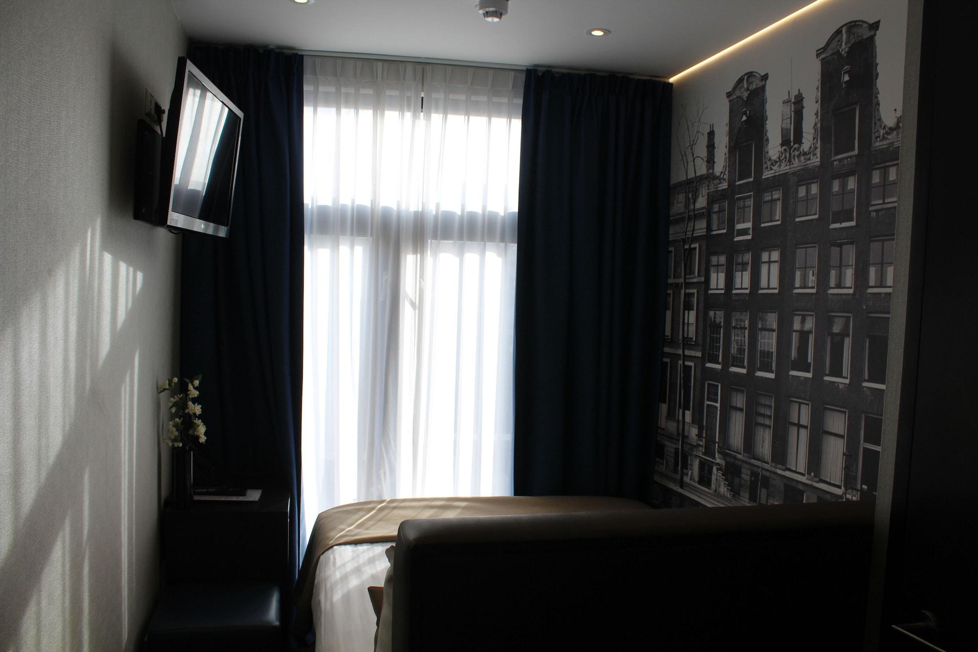 Royal Khách sạn 4*