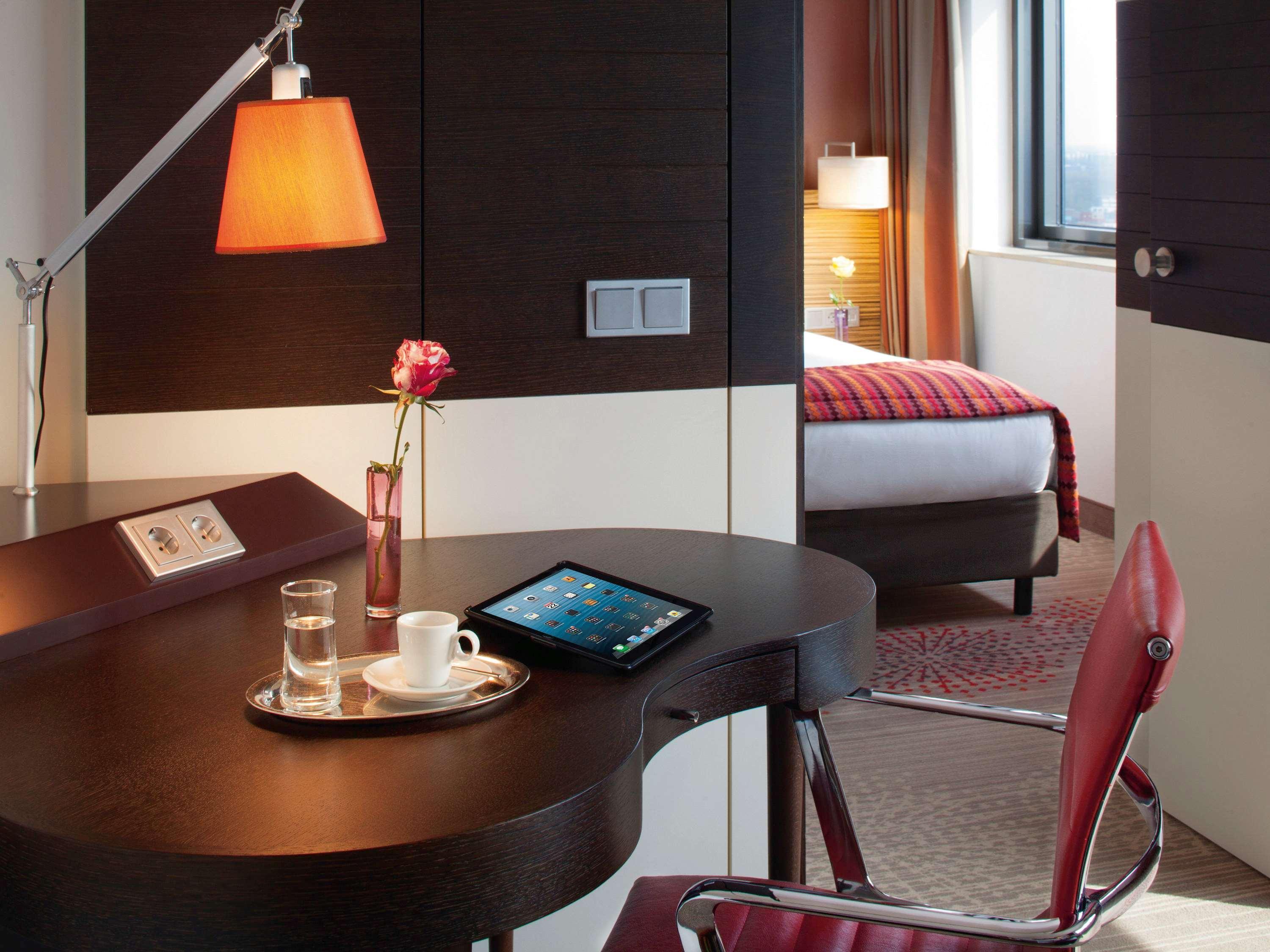 Mövenpick Centre 4* Amsterdam