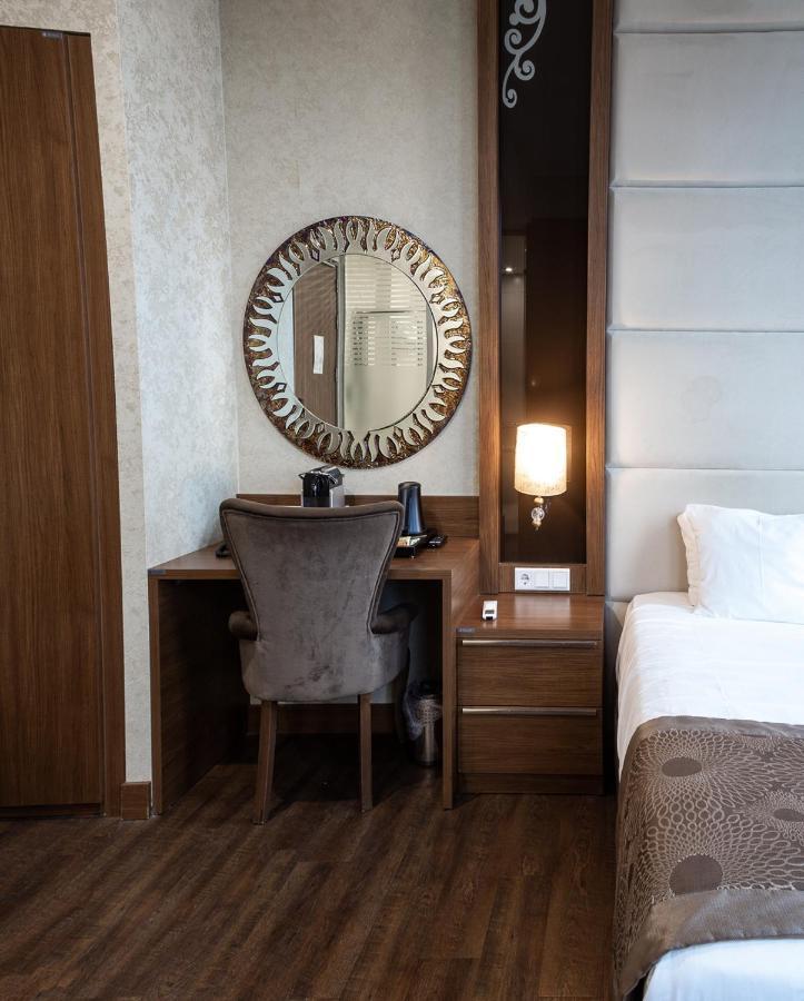 Hotel Grand Downtown
