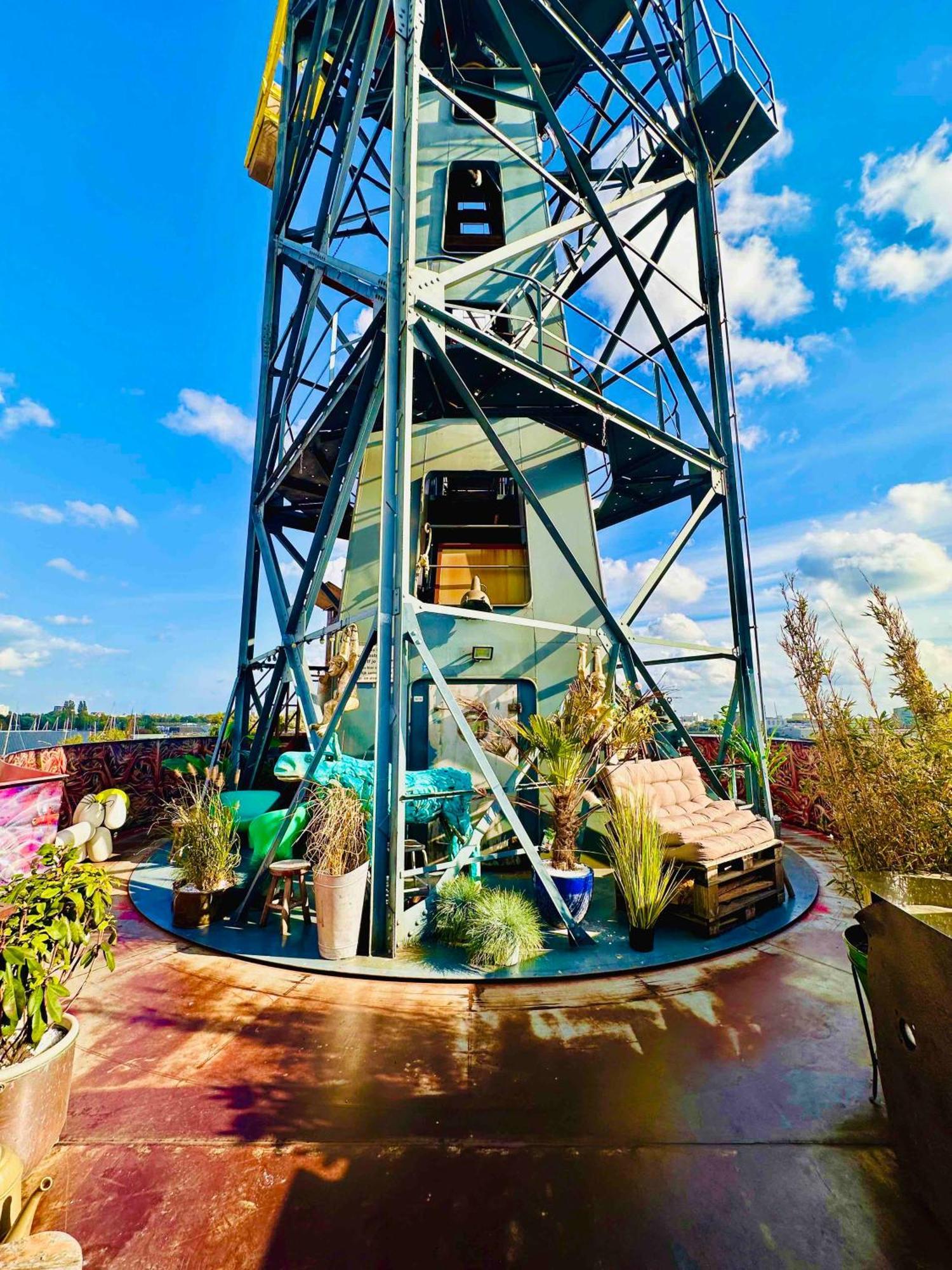 Crane Faralda Khách sạn