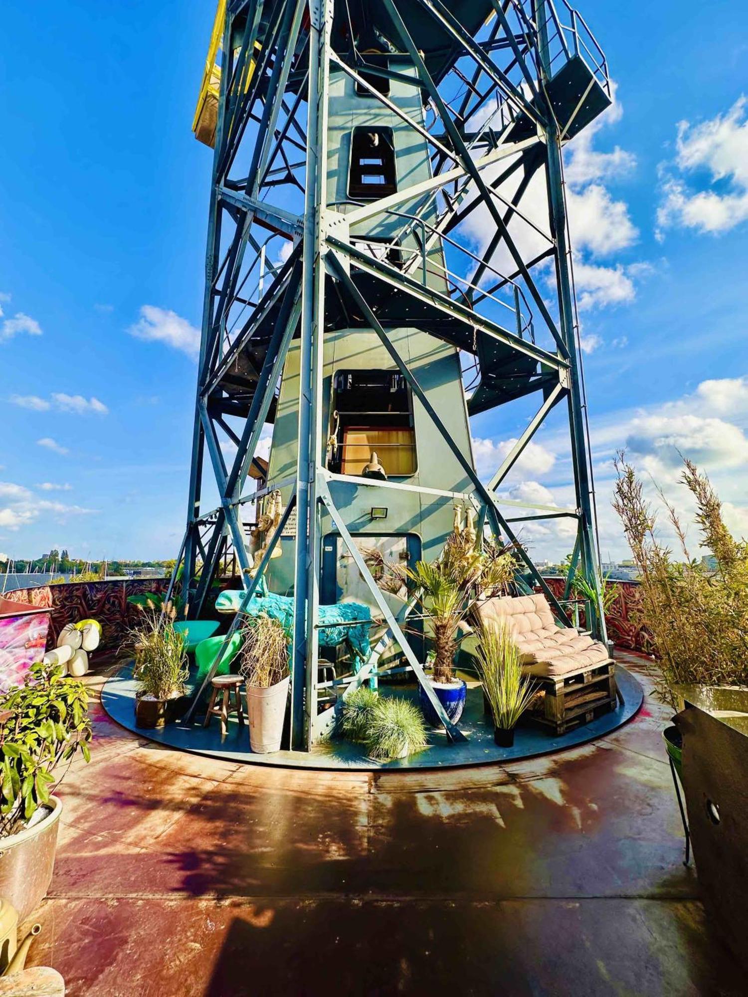 Crane Faralda Khách sạn