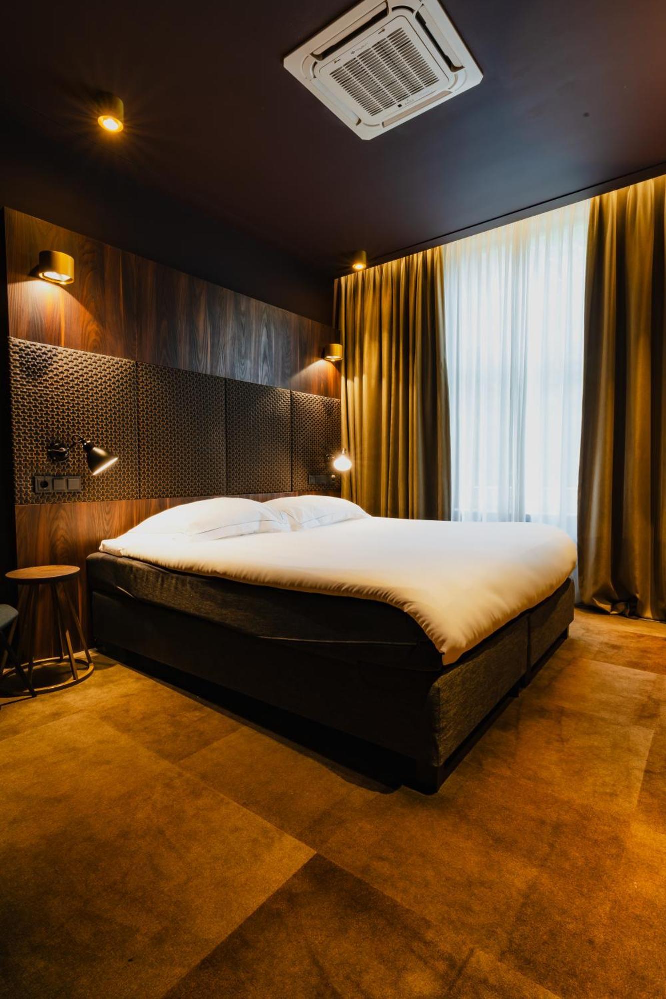 De Jonker Urban & Khách sạn 4*