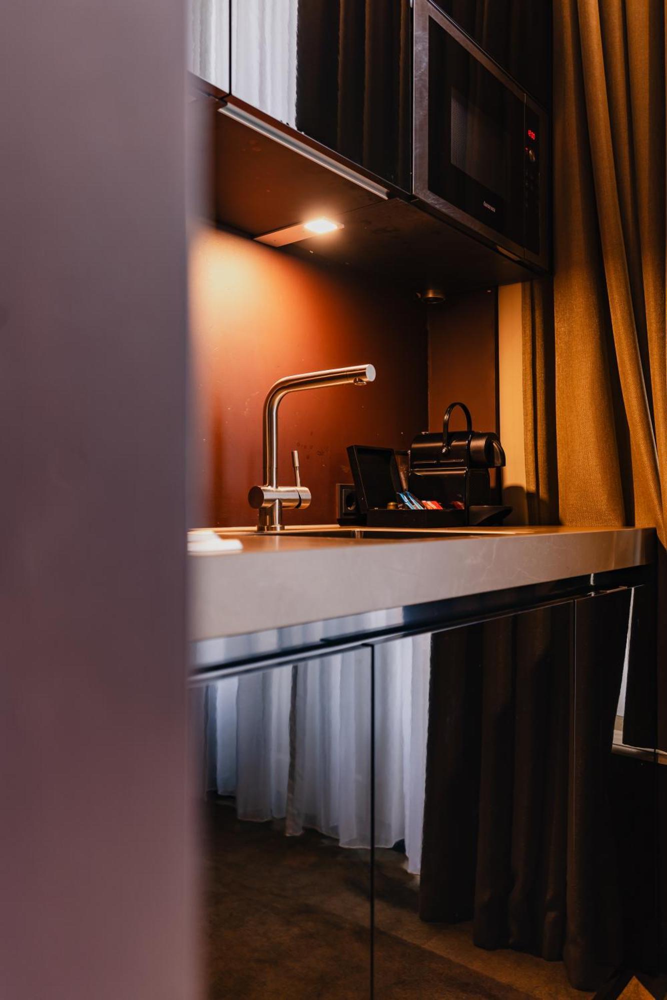 De Jonker Urban & Khách sạn 4*