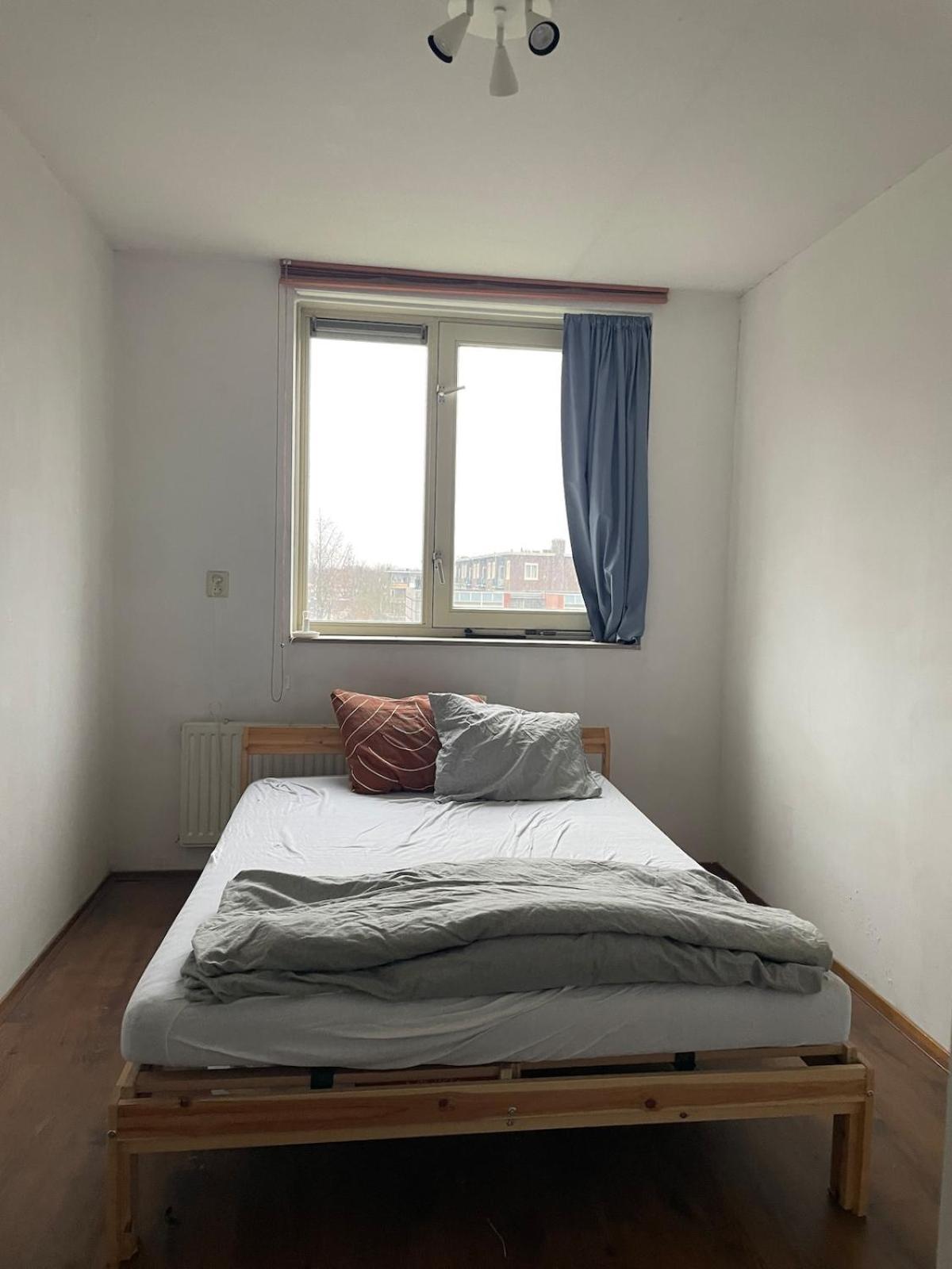 Large West With Balcony Apartamento