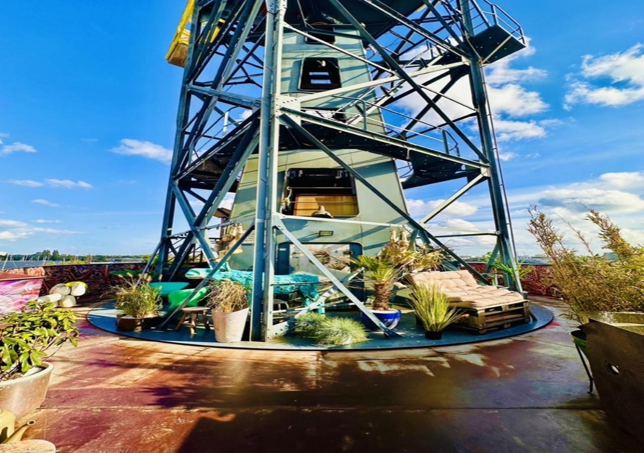 Crane Faralda Khách sạn
