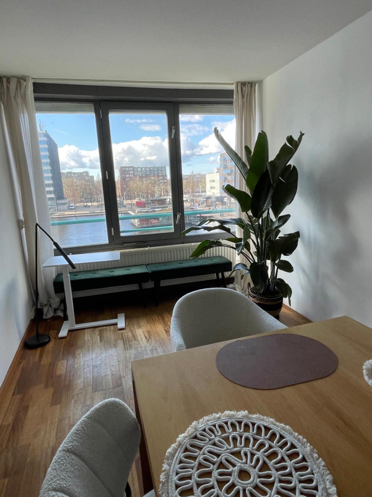 Large West With Balcony Amesterdão