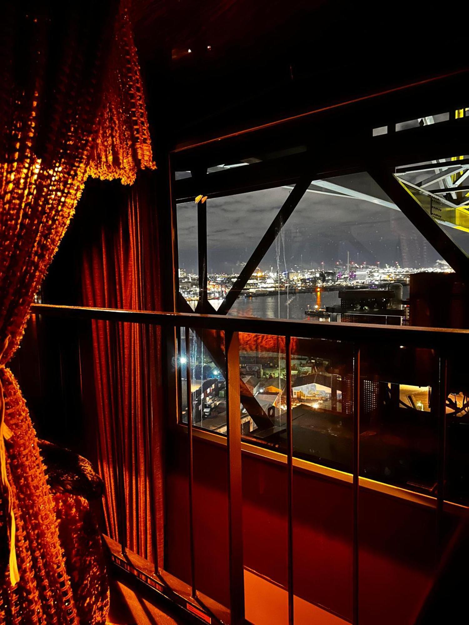 Crane Faralda Khách sạn 5*