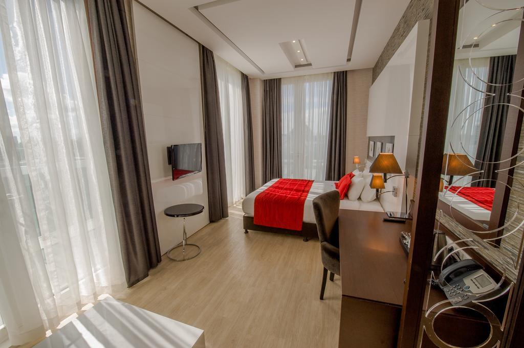 Grand Downtown Hotel 4*