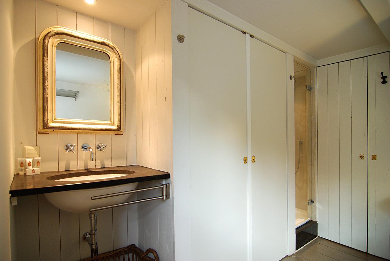 Central Jordaan Apartment, Canal District
