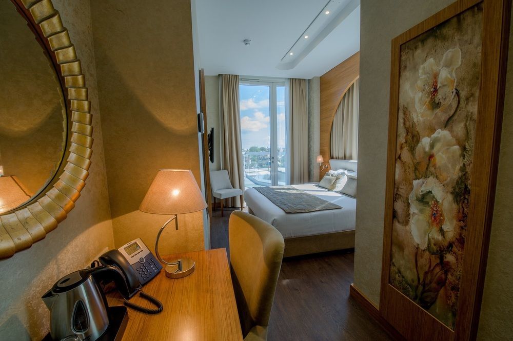 Hotel Grand Downtown 4*