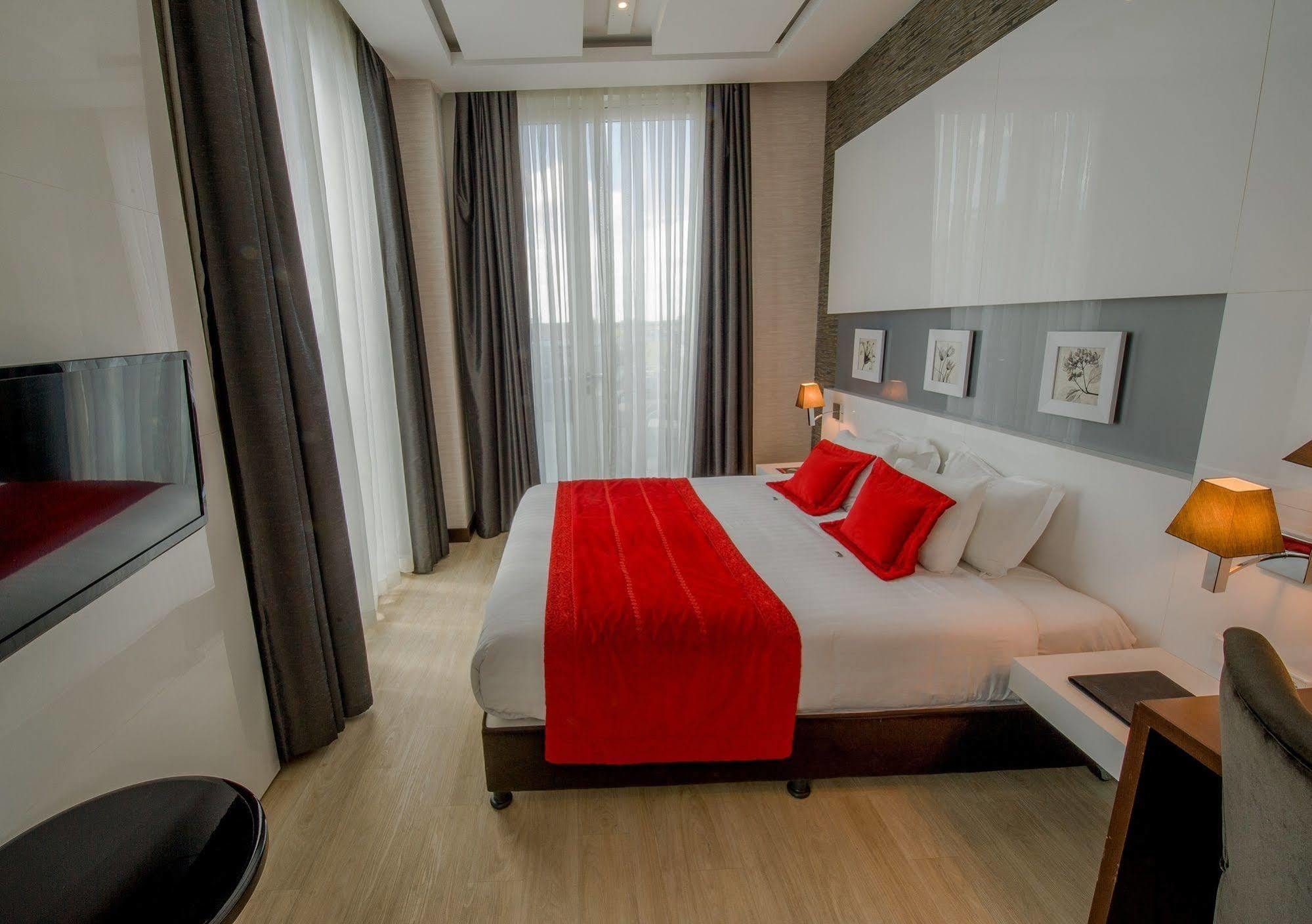 Grand Downtown 4*