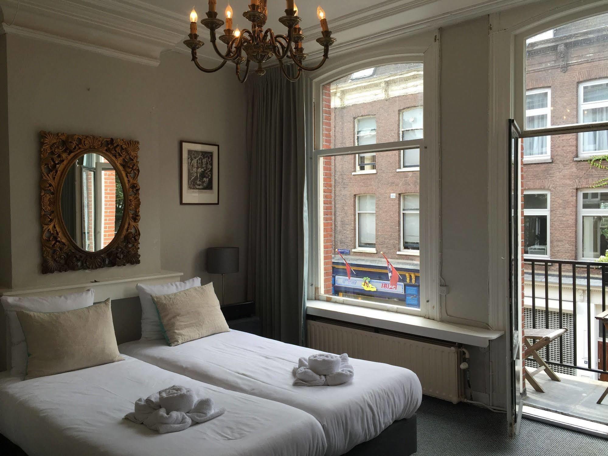 Bed & Breakfast Nine-t-teen Bed And Boutique Amsterdam