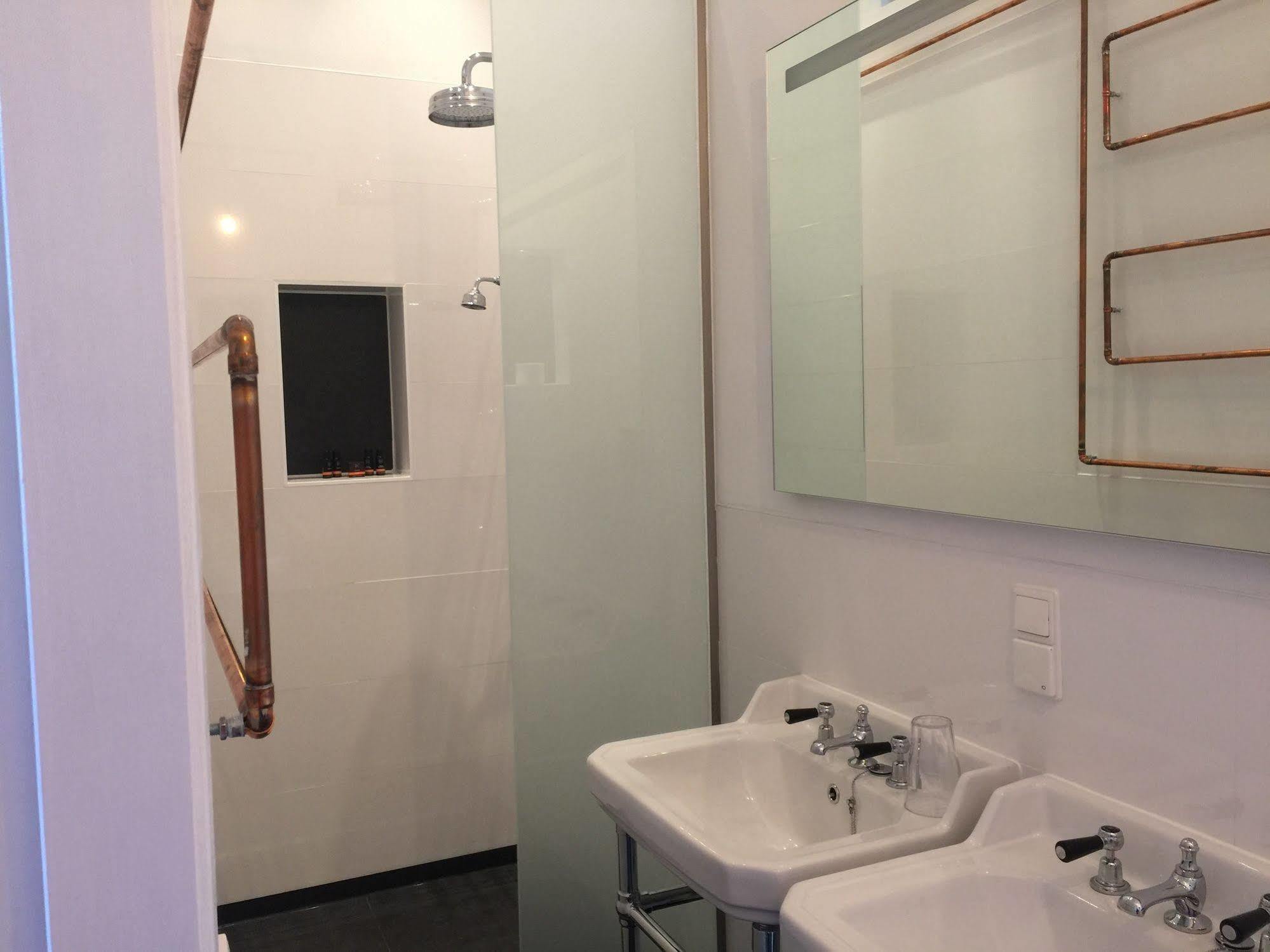 Nine-t-teen Bed And Boutique Bed & Breakfast