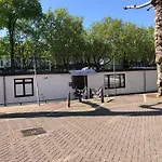 Amsterdam-Houseboat-Amstel