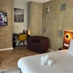 Hotel New Kit