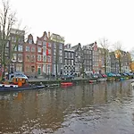 Romantic Jordaan Canalsuite near Anne Frank House