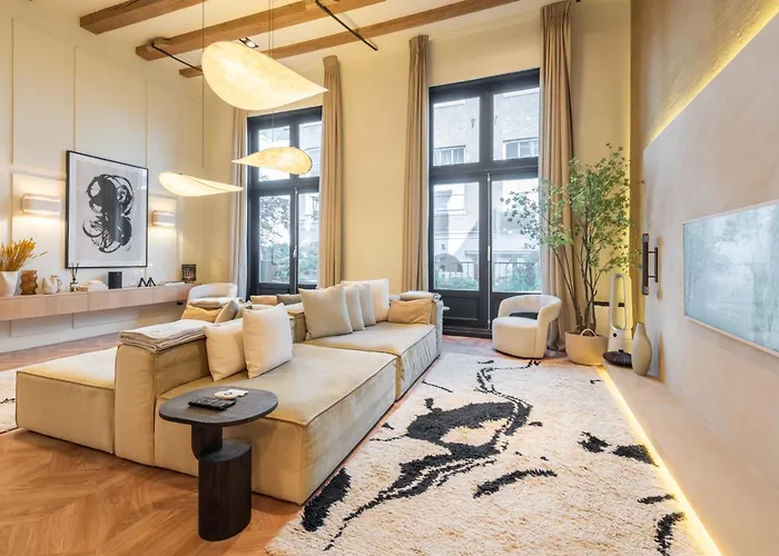 Newly Renovated Luxurious 200 Sqm Loft In City Centre