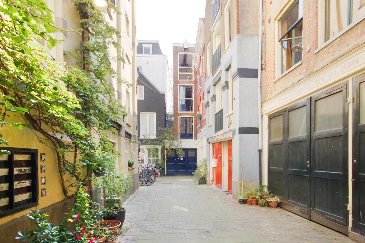 Apartment Alley *