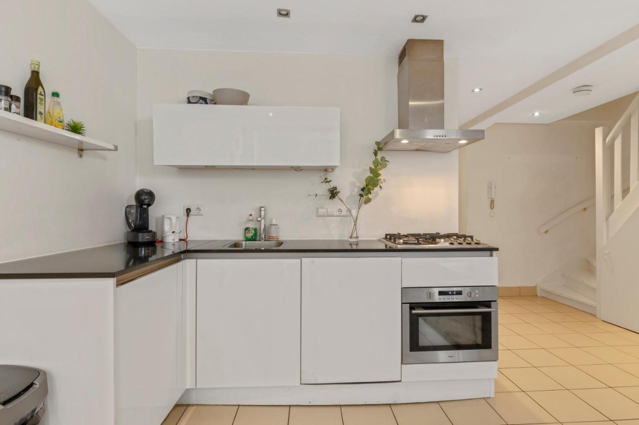 Appartement Spacious In Center With Private Patio *