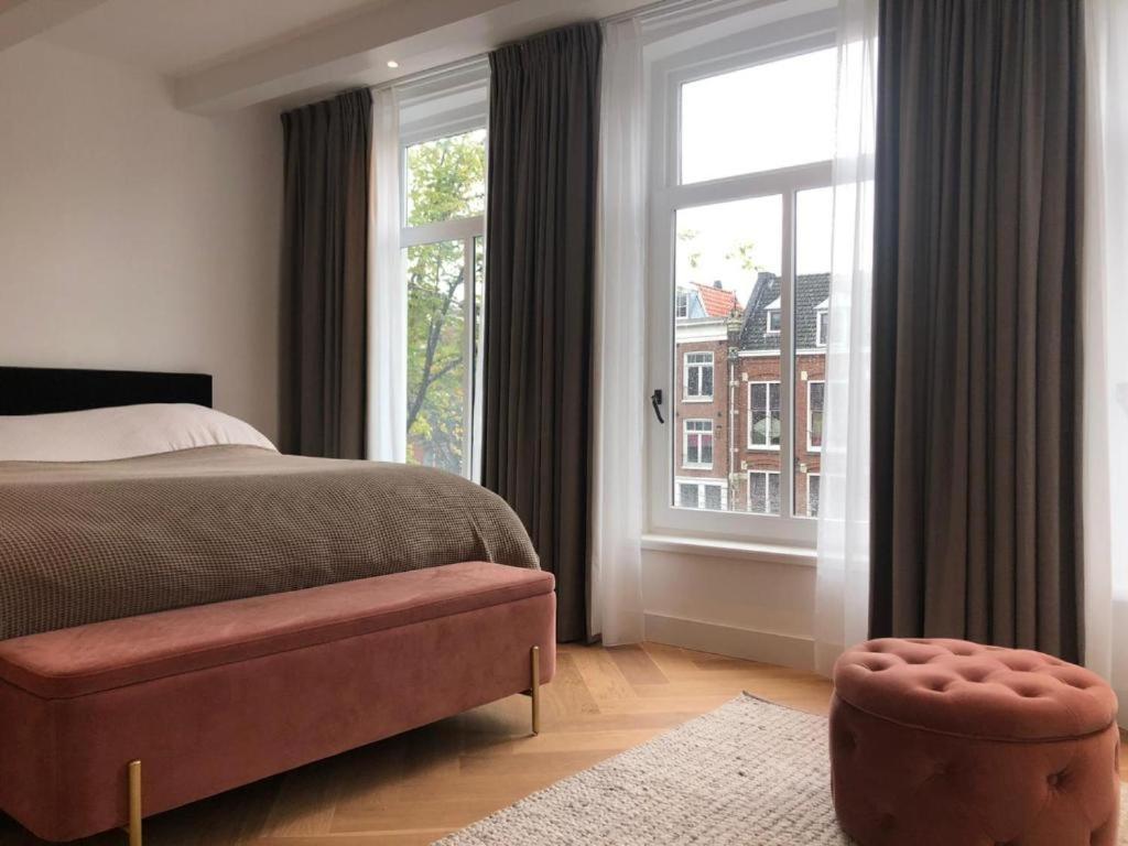 Roses 2* Amsterdam