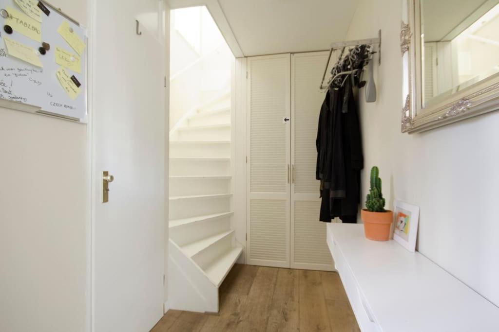 Johan's B&b, Dakterras & Goedkoop Parkeren - Sinds 2014 Amsterdam