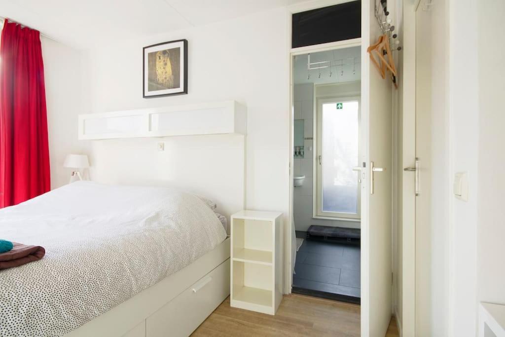 Homestay Johan's B&b, Dakterras & Goedkoop Parkeren - Sinds 2014