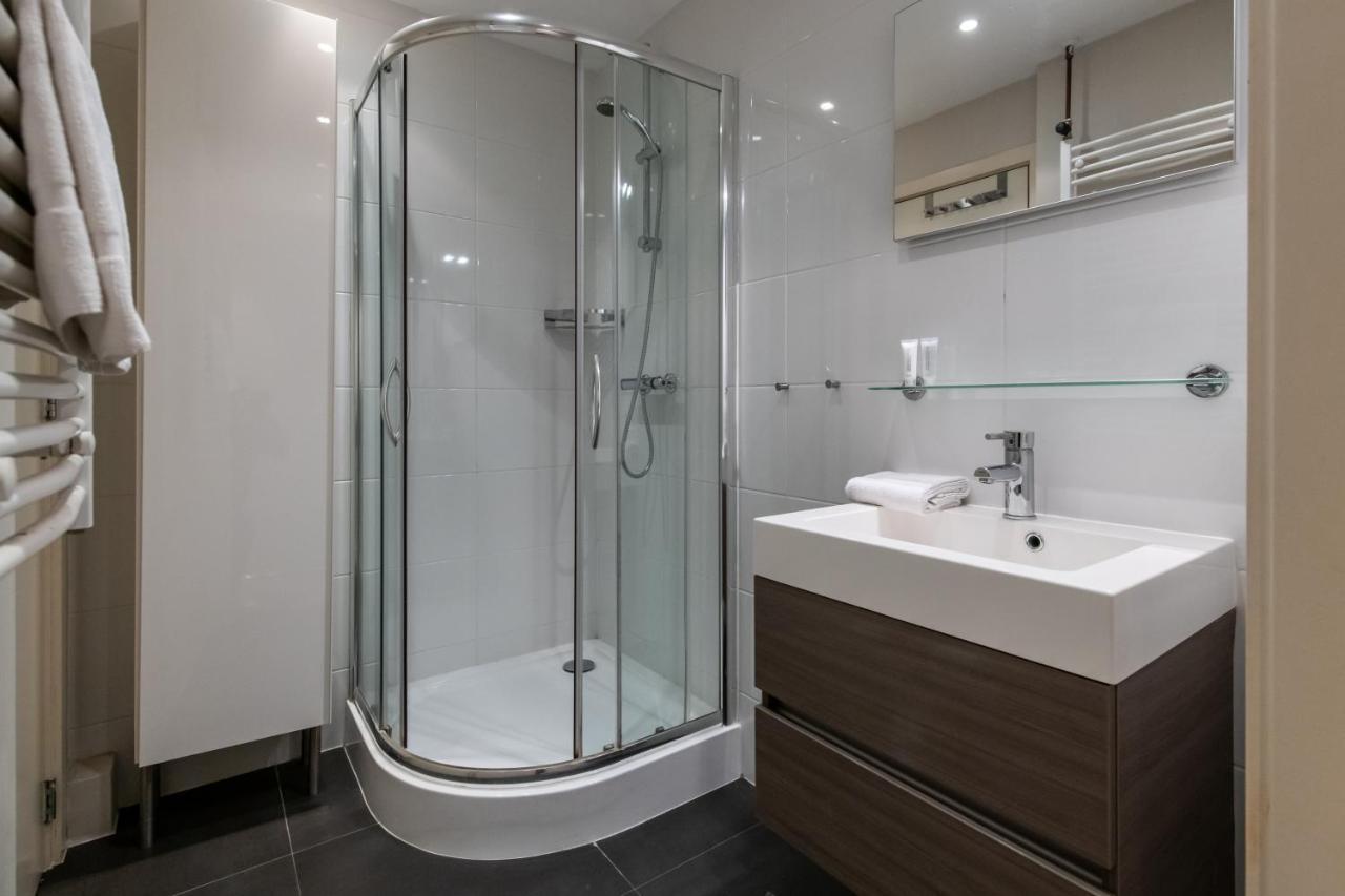 Two-bedroom In West Apartamento