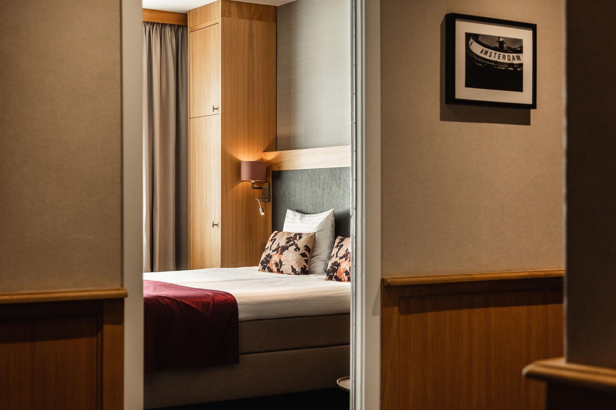 Khách sạn The Delphi - Townhouse 4*