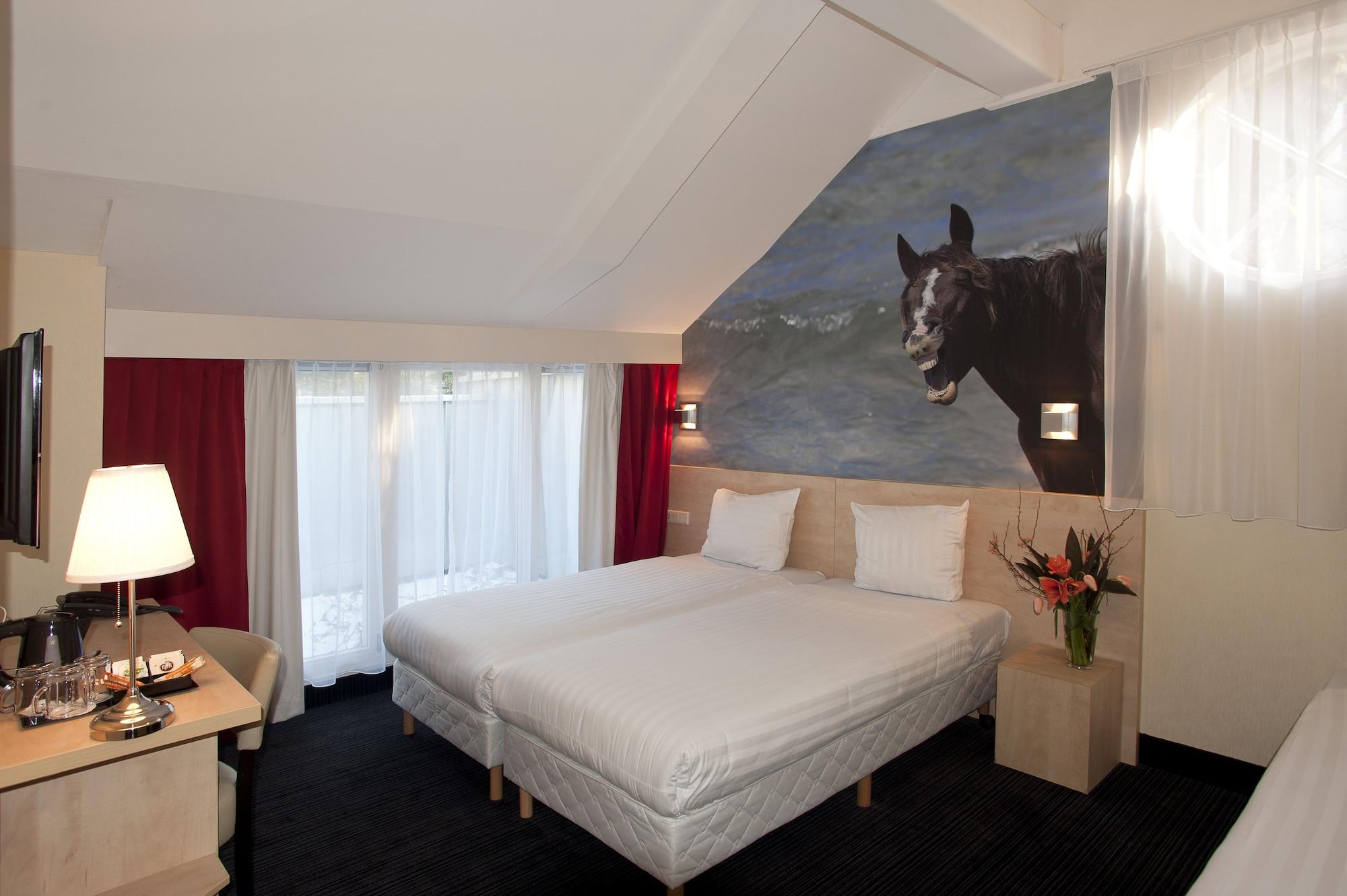 Iron Horse Leidse Square 3*