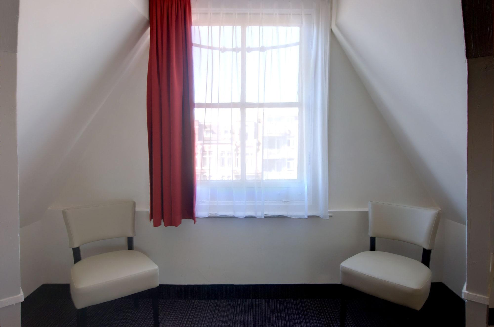 Iron Horse Leidse Square Hotel 3*