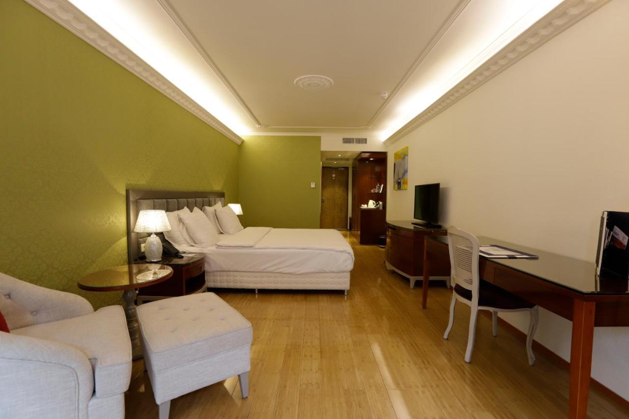Hotel Chasse 4*
