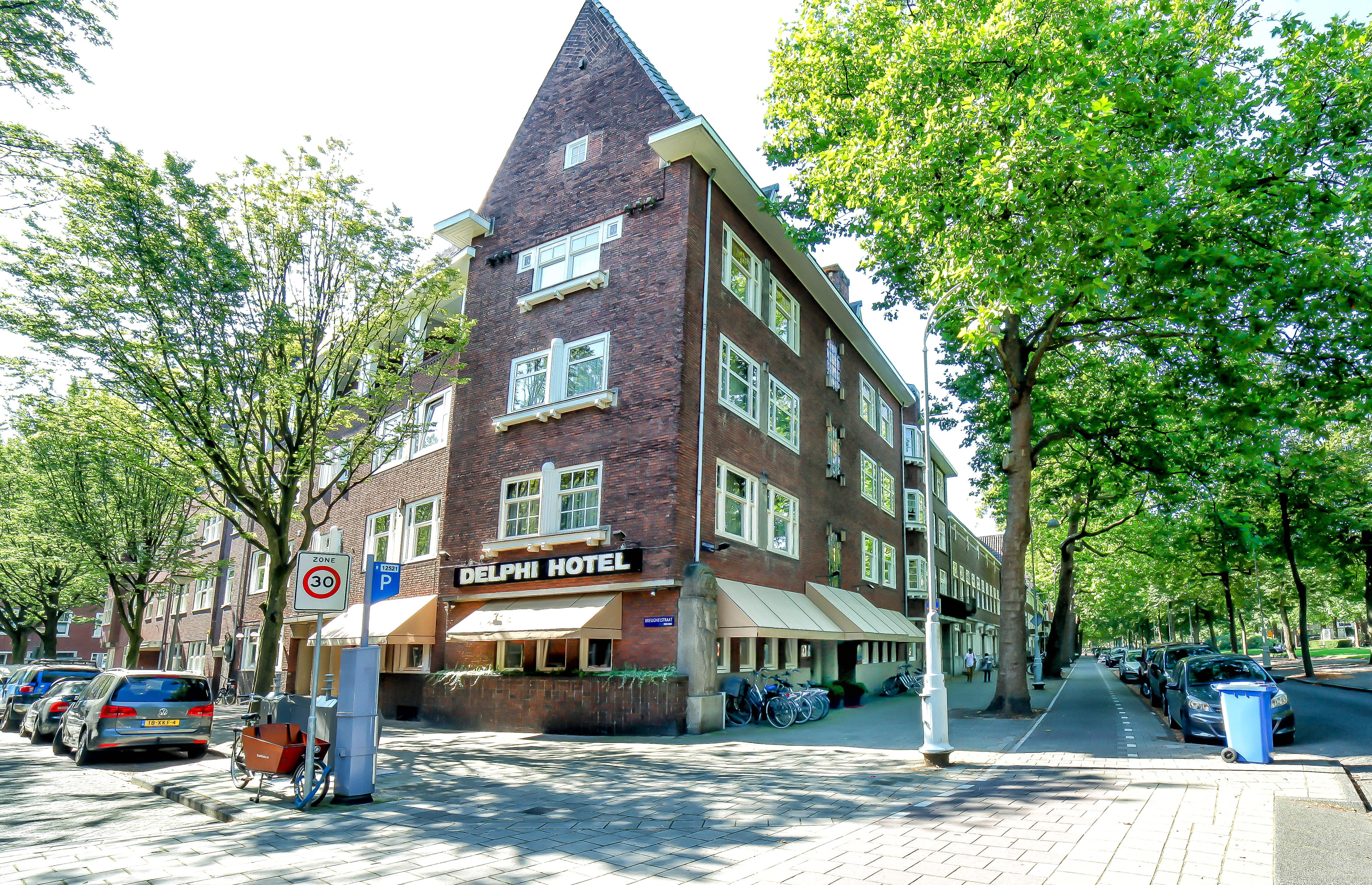 The Delphi - Townhouse Khách sạn 4*