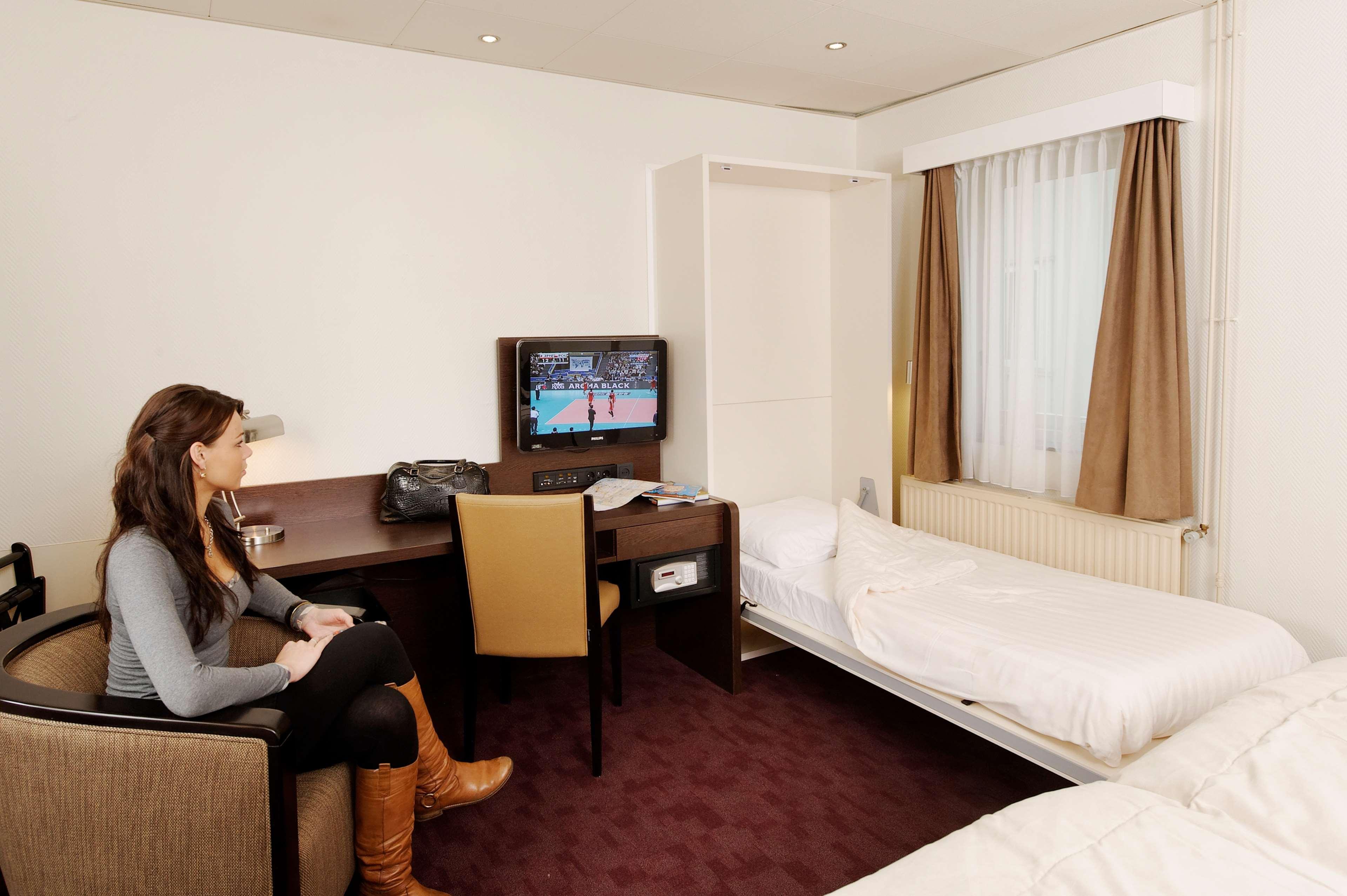 Best Western Dam Square 3*