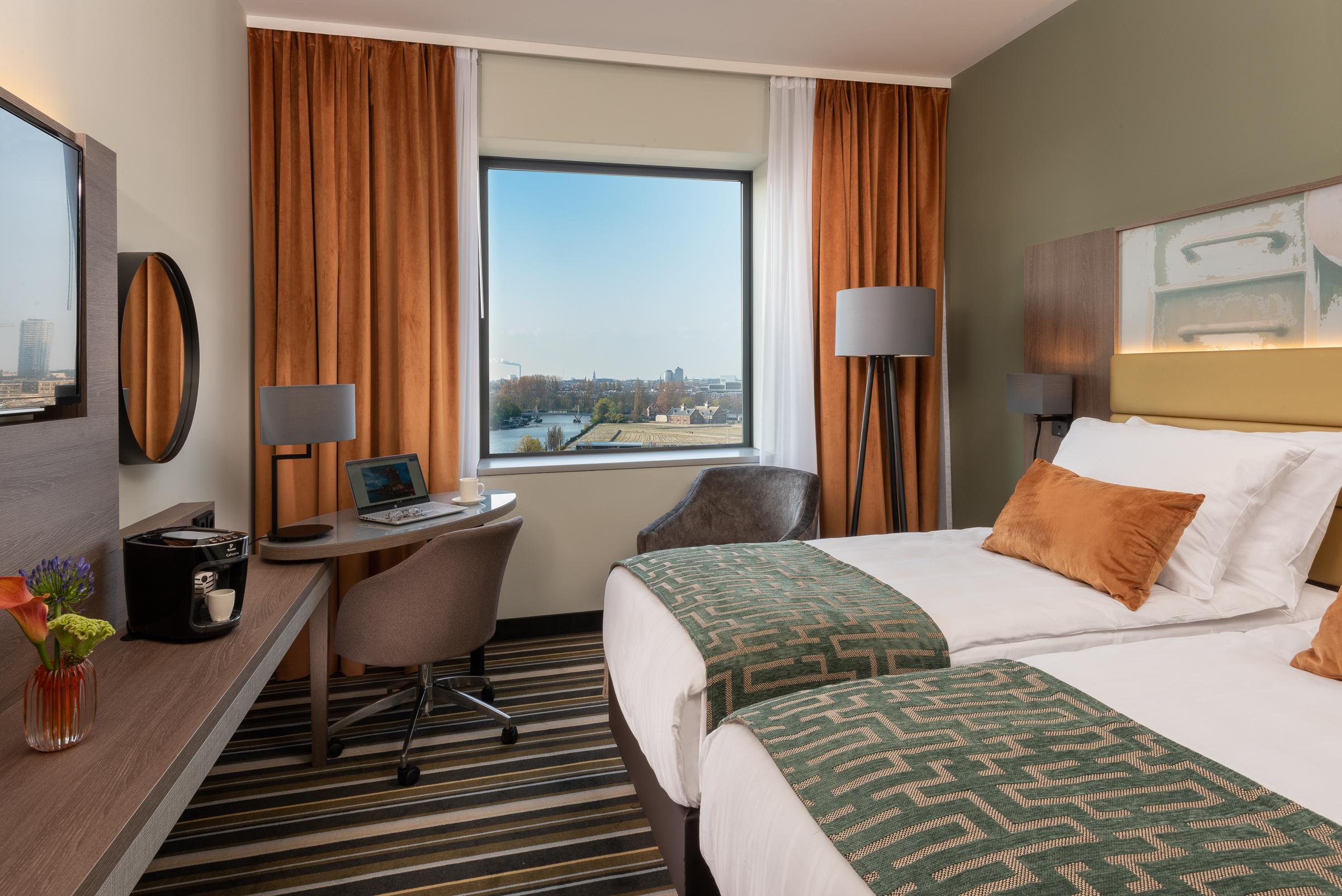 Khách sạn Leonardo Royal 4*