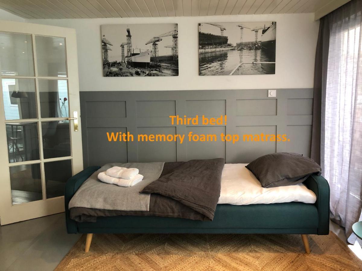Houseboat Apartment With Water Terrace, Free Bikes & Fast Wifi *