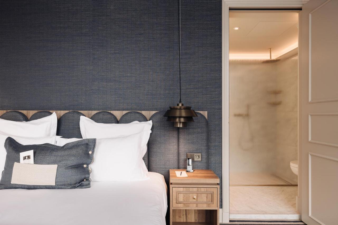 717 Hotel