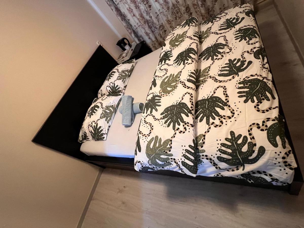 Private Bedroom In - 1 Min Walk Metro & Free Parking Séjour chez l'habitant *