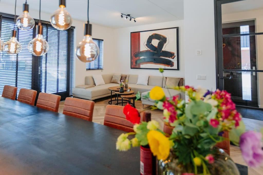 Biệt thự Brand New Bright & Luxurious In Amsterdam!