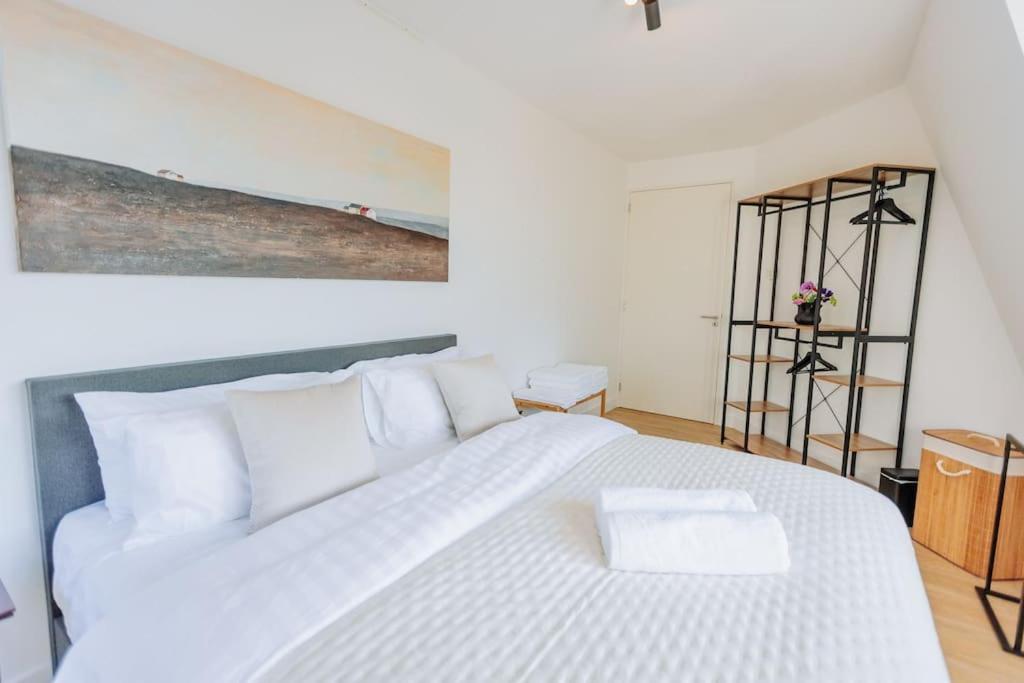 Biệt thự Brand New Bright & Luxurious In Amsterdam! *