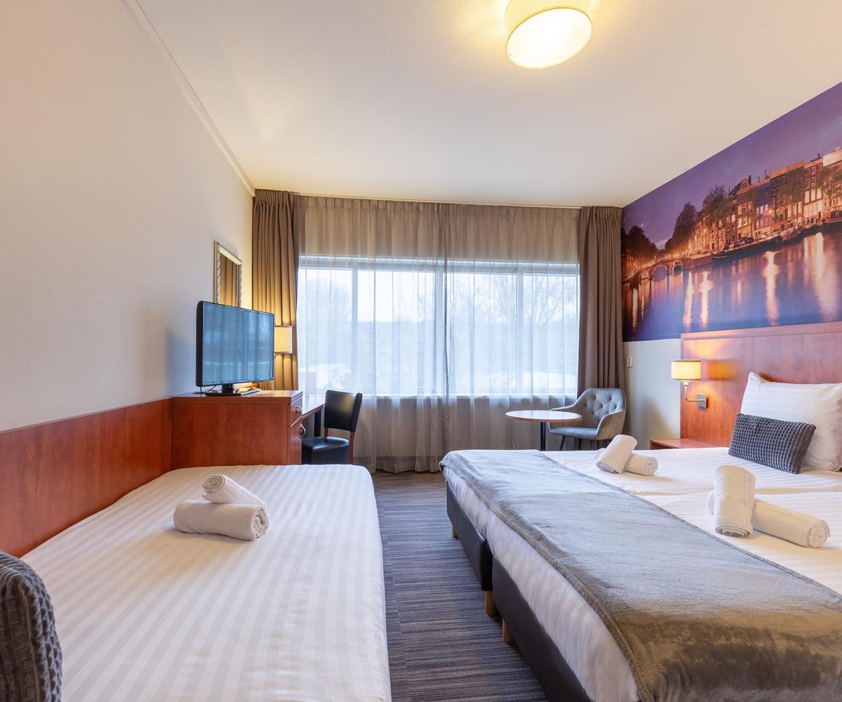 Khách sạn New West 3*