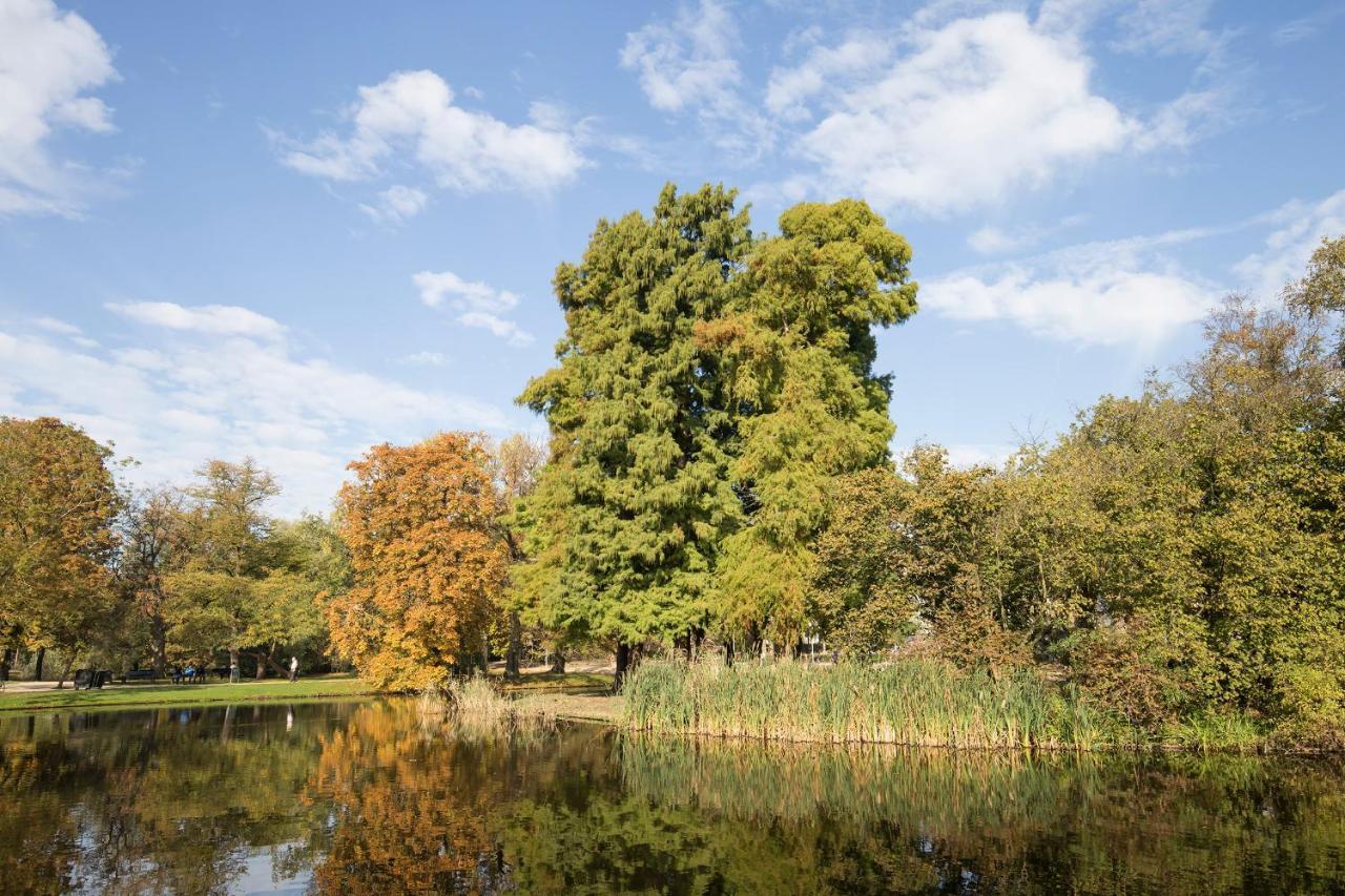 Waldeck Vondelpark 2 Bedroom Bed & Breakfast