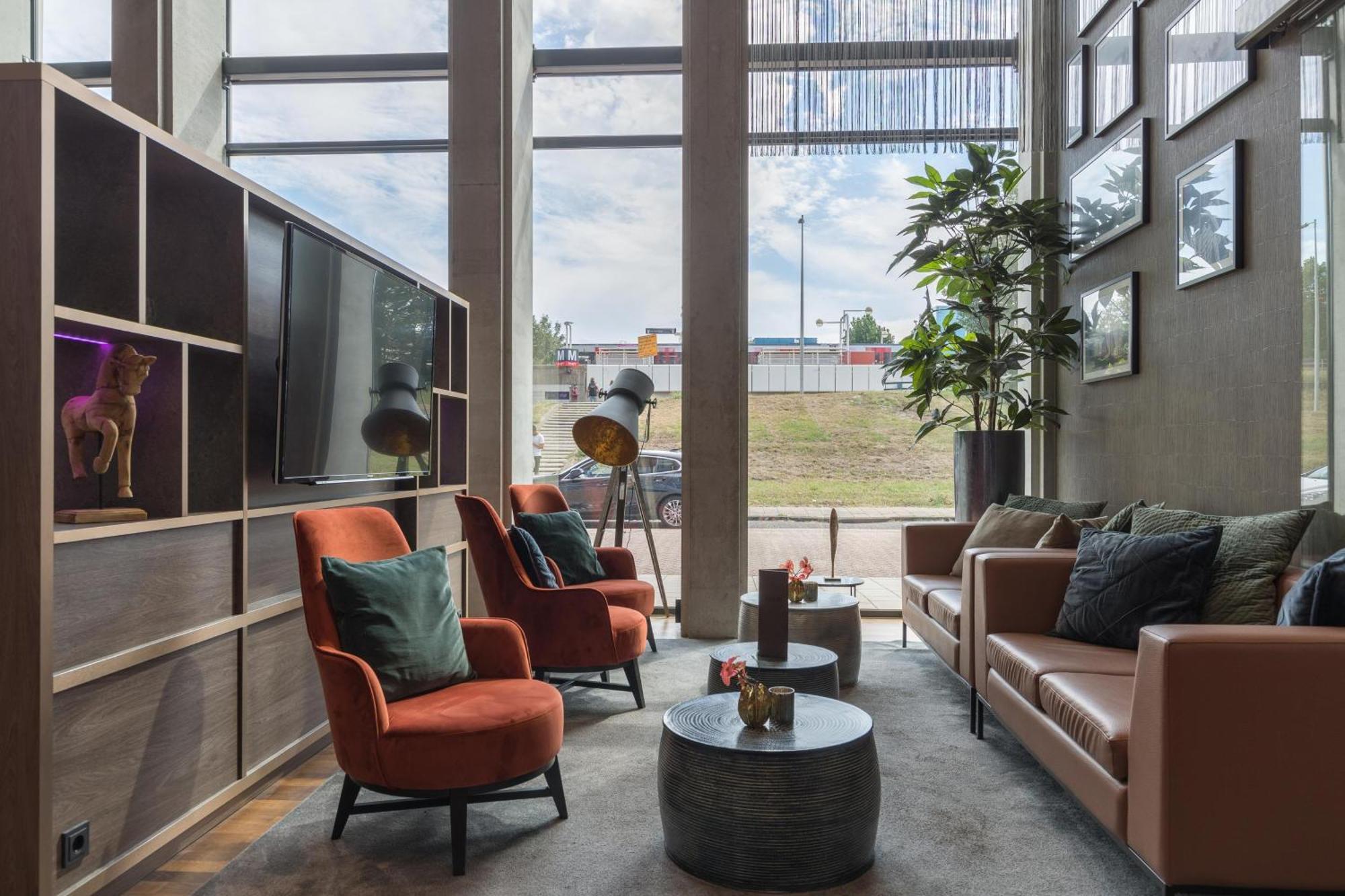 Khách sạn Leonardo Royal 4*