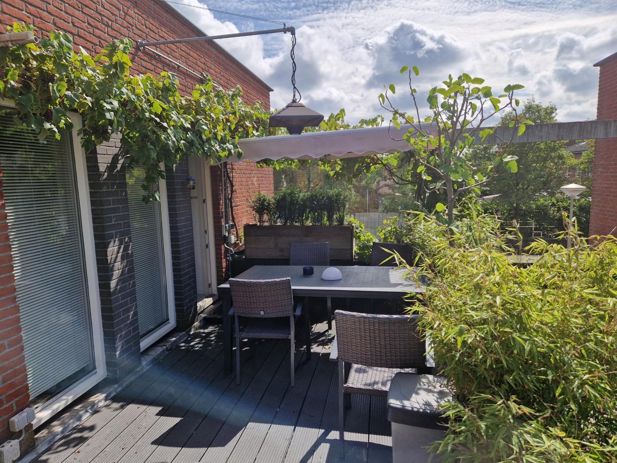 Johan's B&b, Dakterras & Goedkoop Parkeren - Sinds 2014 *