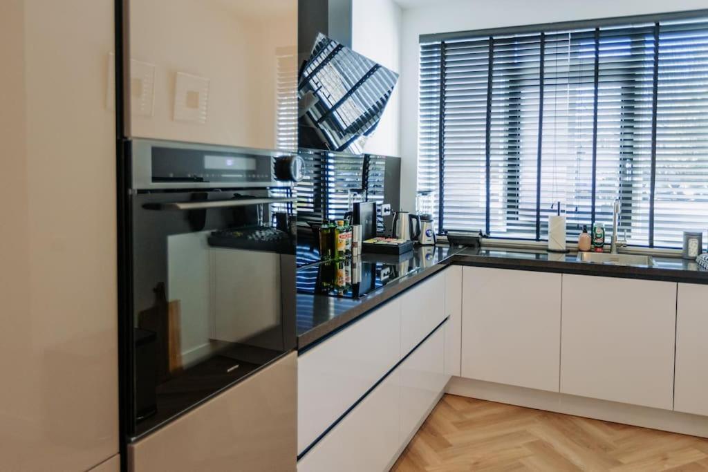 Biệt thự Brand New Bright & Luxurious In Amsterdam!