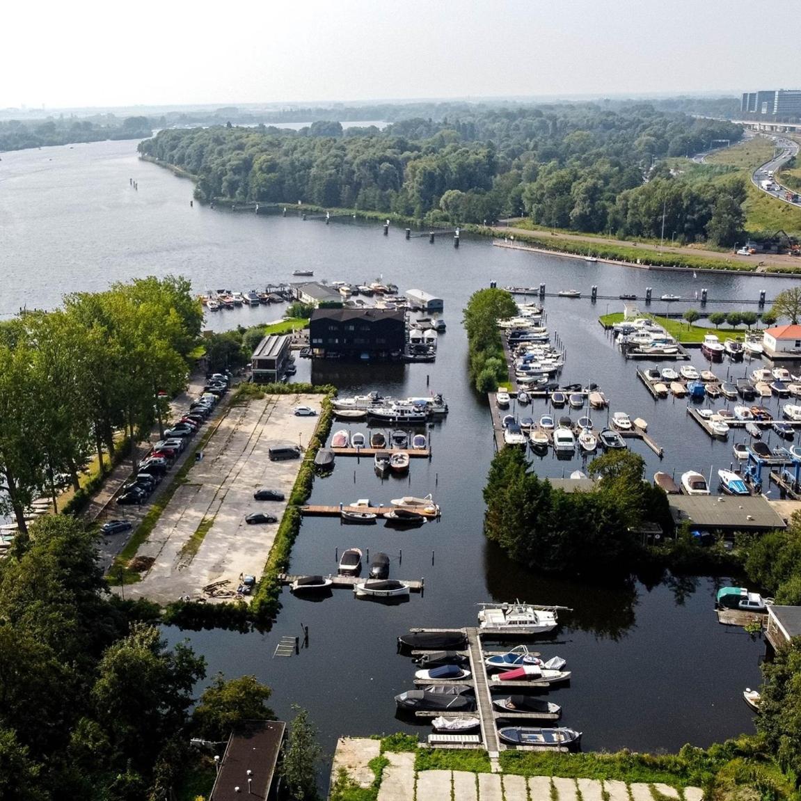 Bateau-hôtel Motor Yacht Almaz