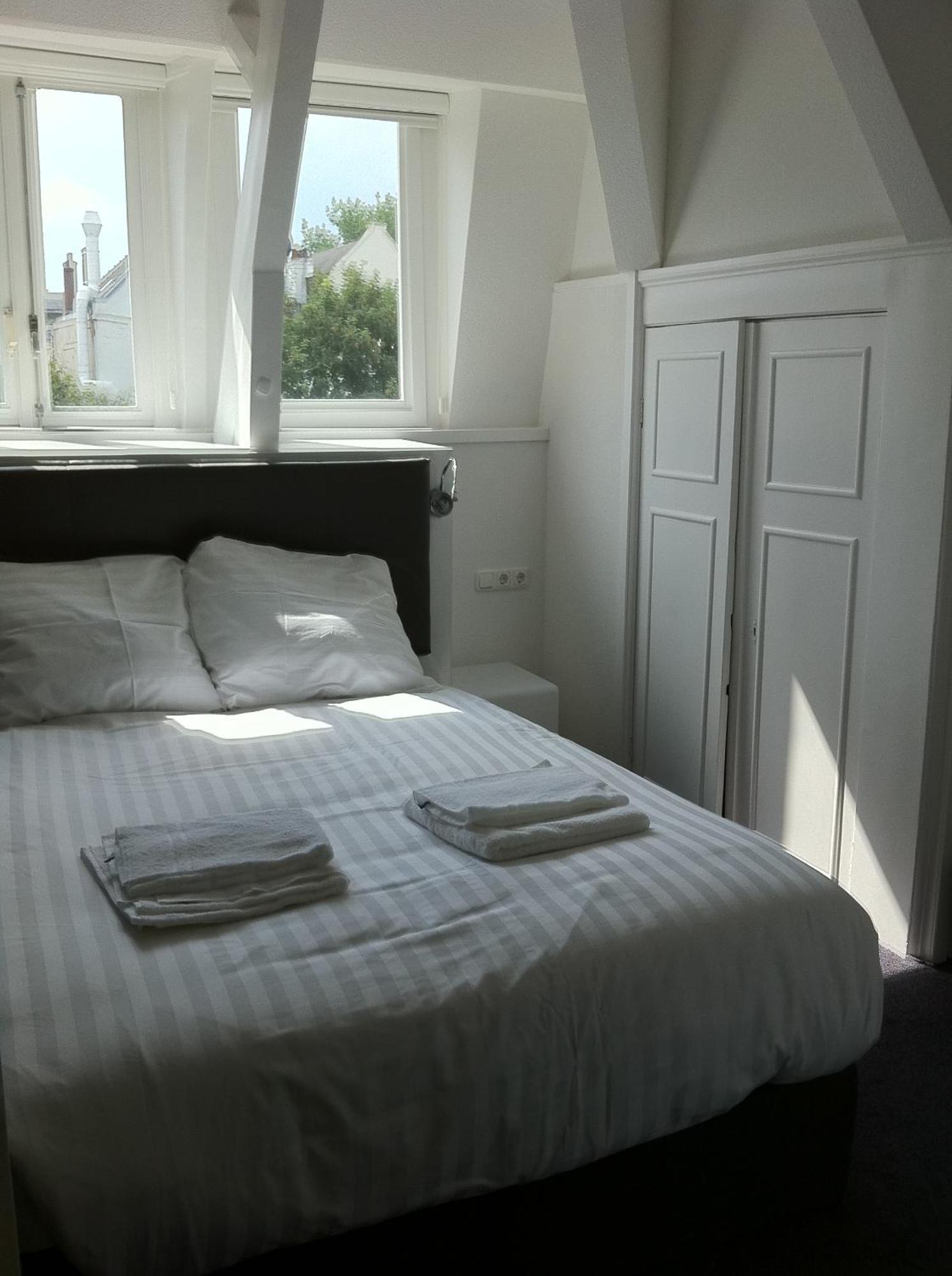Hotel Vossius Vondelpark 3*