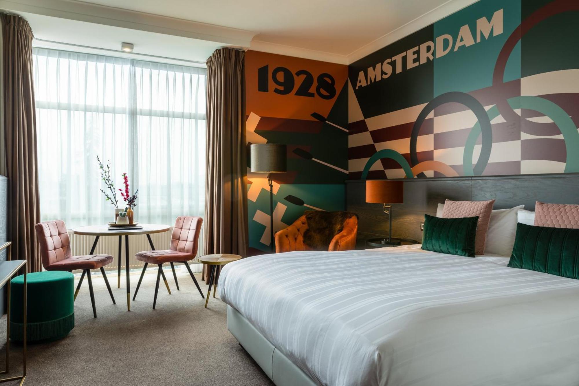 Apollo Amsterdam, A Tribute Portfolio Amsterdam