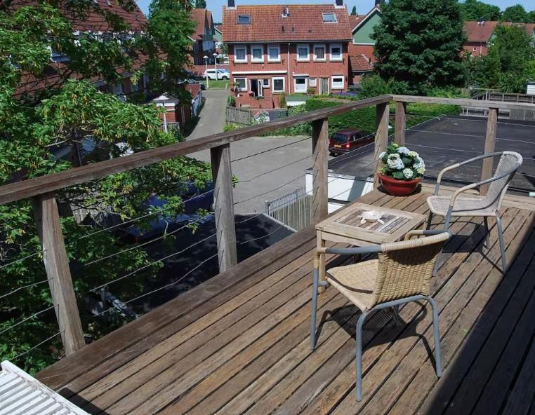 With Terras In Noord Appartement