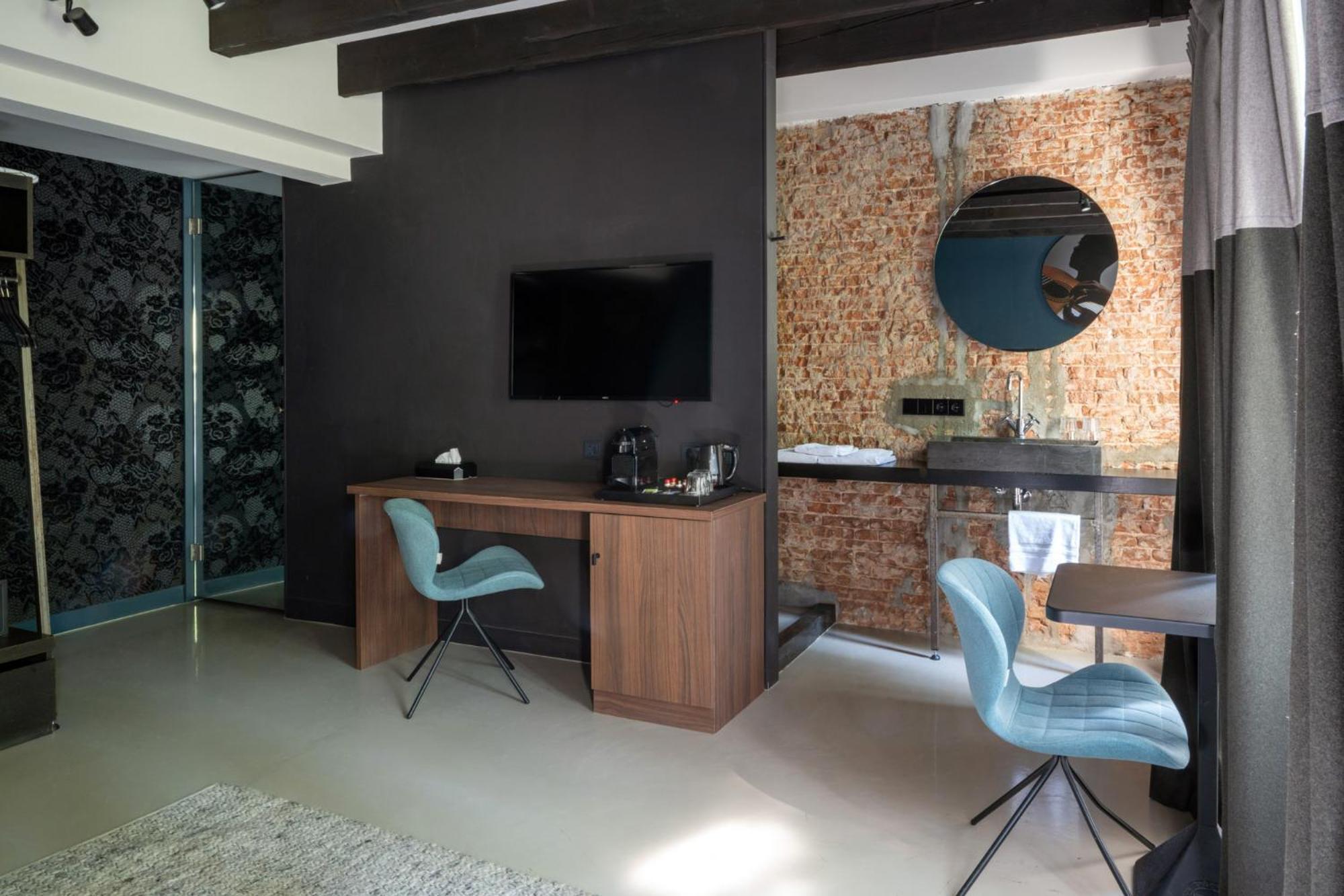 Boutique Oosteinde 3*